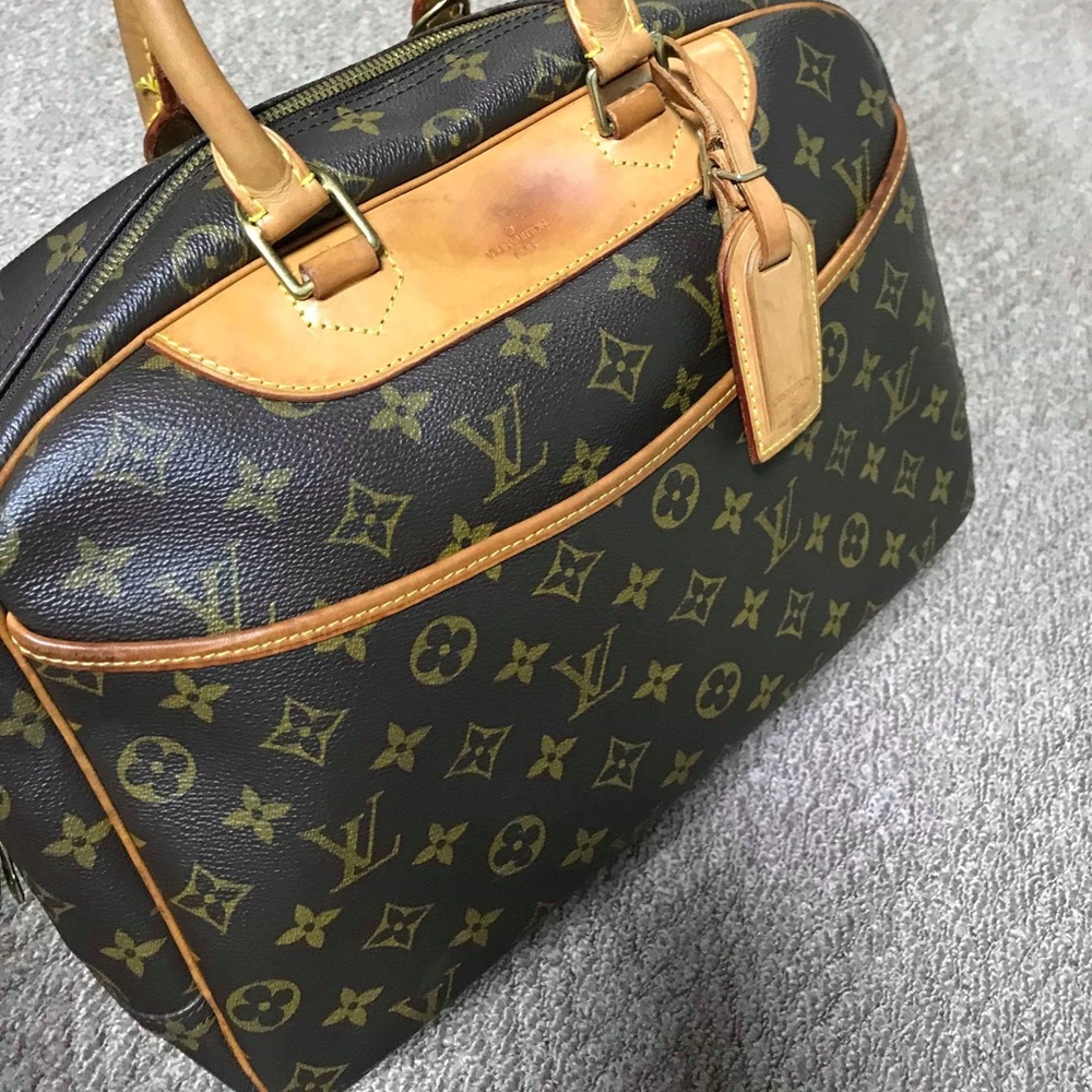 Authentic Louis Vuitton Deauville Monogram